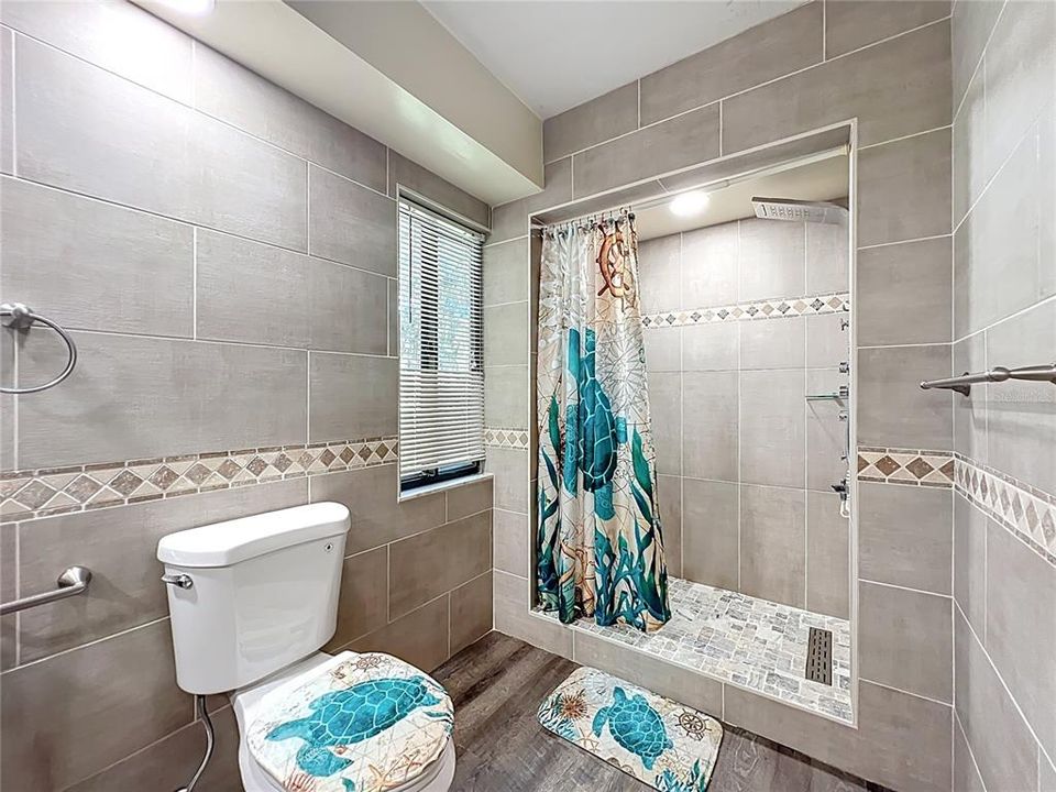 待售: $750,000 (4 贝兹, 3 浴室, 2470 平方英尺)