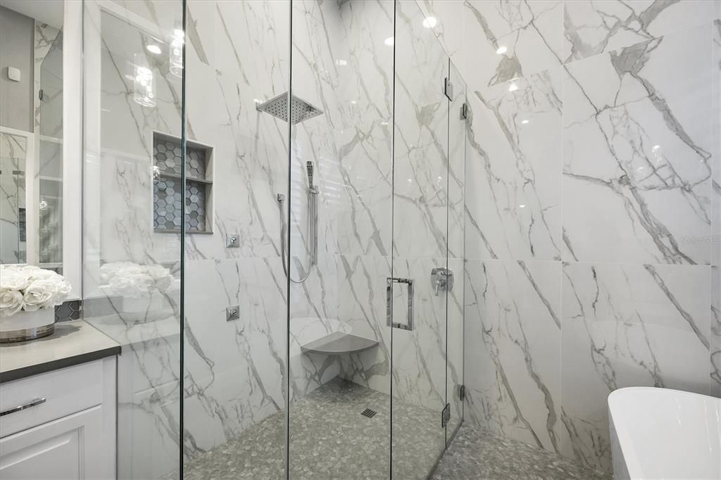 En Venta: $2,795,000 (5 camas, 4 baños, 5624 Pies cuadrados)