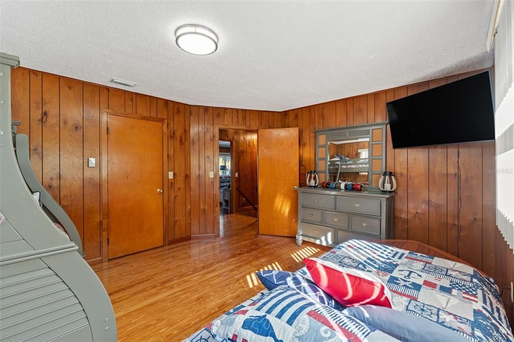 For Sale: $1,295,000 (2 beds, 2 baths, 2380 Square Feet)