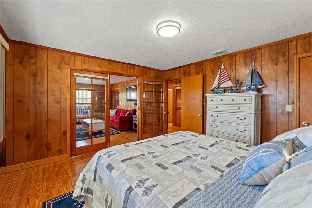 For Sale: $1,295,000 (2 beds, 2 baths, 2380 Square Feet)