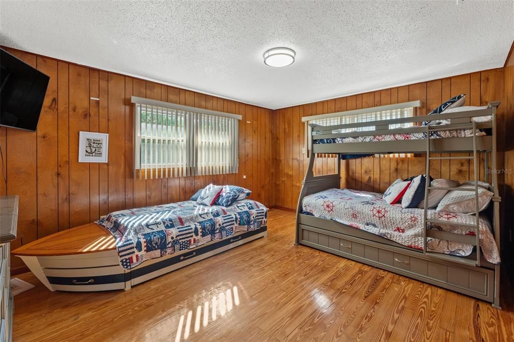 For Sale: $1,295,000 (2 beds, 2 baths, 2380 Square Feet)