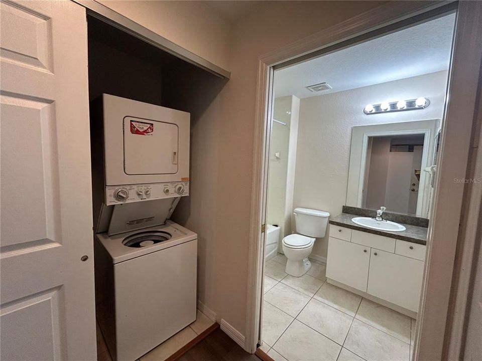 Activo con contrato: $1,500 (2 camas, 2 baños, 1168 Pies cuadrados)