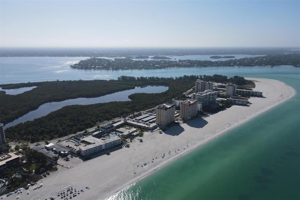 出租: $3,850 (2 贝兹, 2 浴室, 1596 平方英尺)