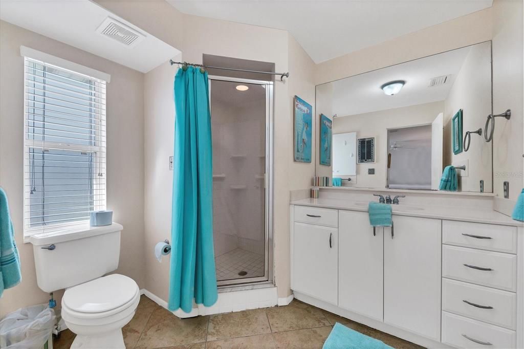 出租: $3,850 (2 贝兹, 2 浴室, 1596 平方英尺)