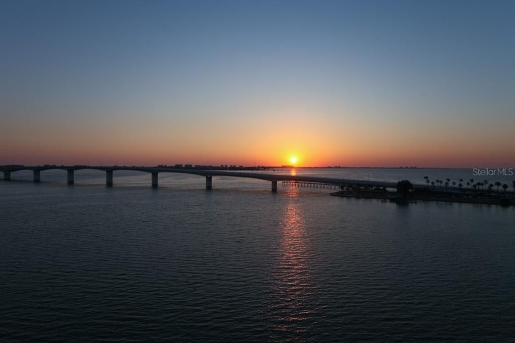 出租: $3,850 (2 贝兹, 2 浴室, 1596 平方英尺)