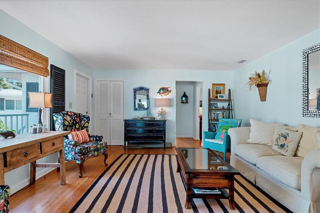 出租: $3,850 (2 贝兹, 2 浴室, 1596 平方英尺)