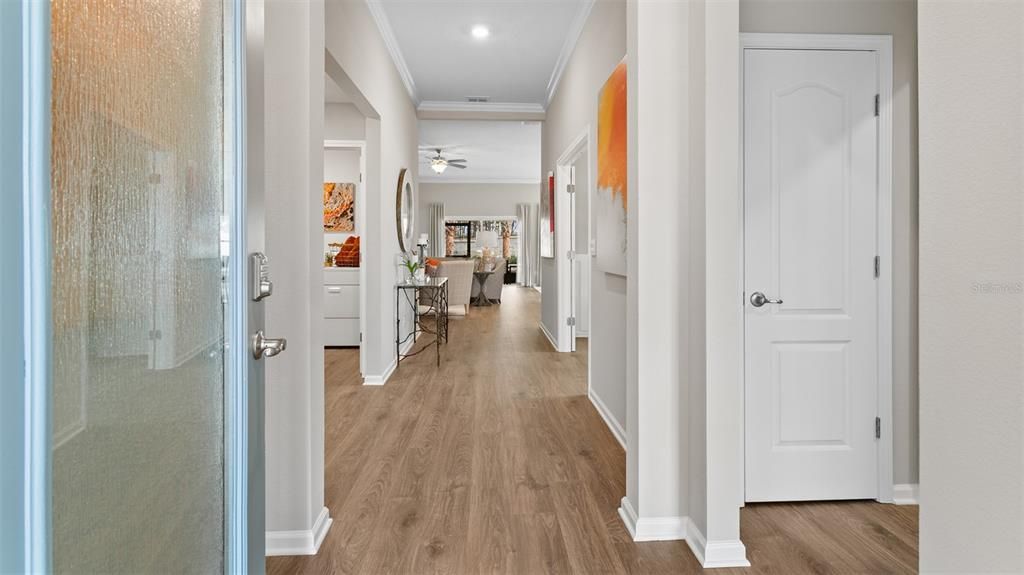 Activo con contrato: $365,990 (4 camas, 2 baños, 1986 Pies cuadrados)