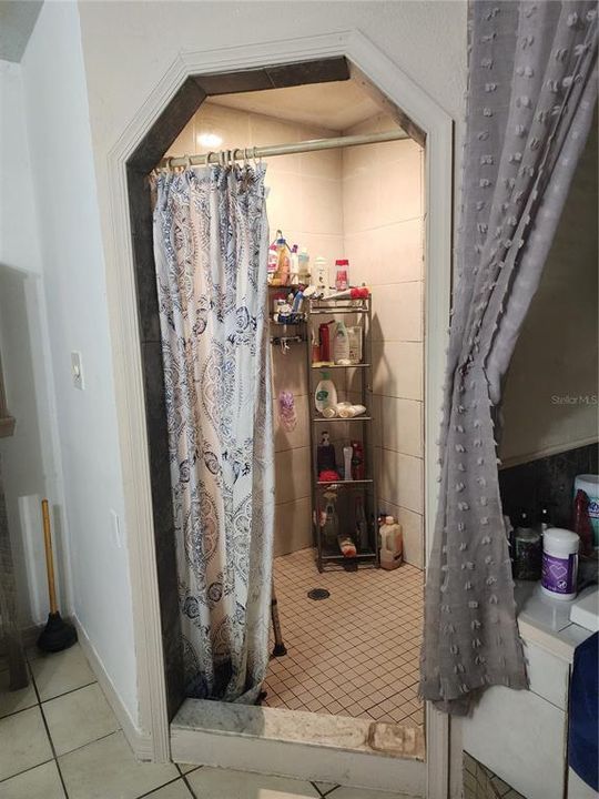 For Sale: $155,000 (2 beds, 1 baths, 768 Square Feet)