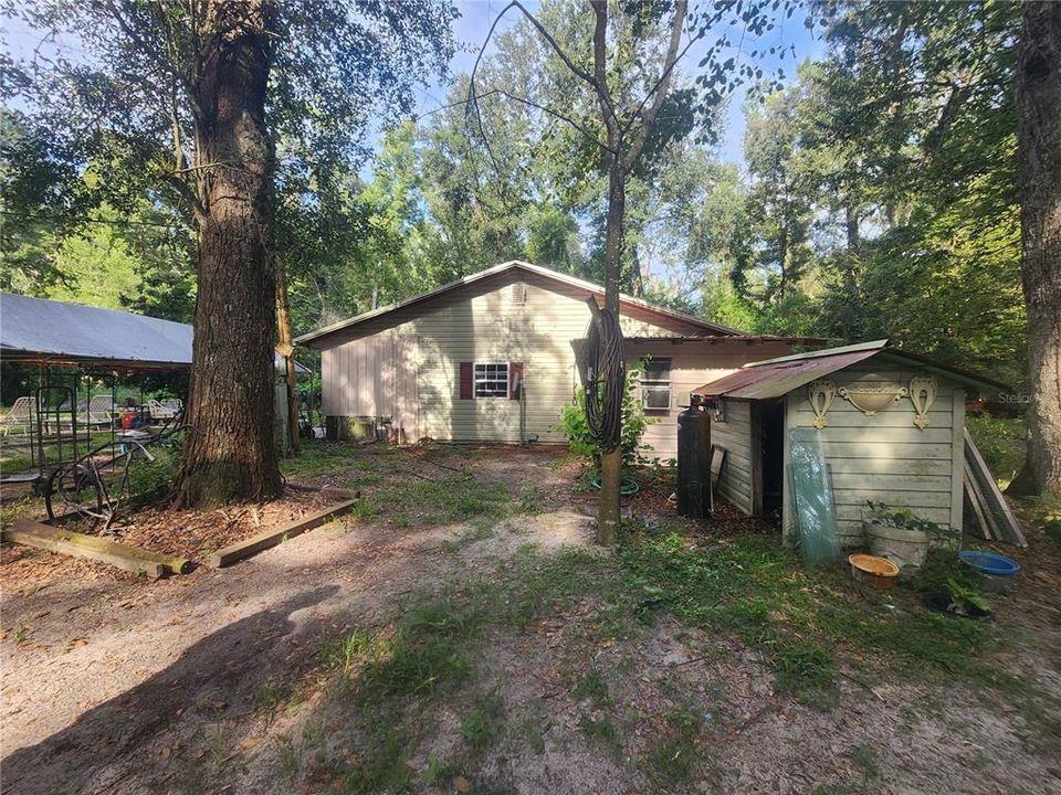 For Sale: $155,000 (2 beds, 1 baths, 768 Square Feet)