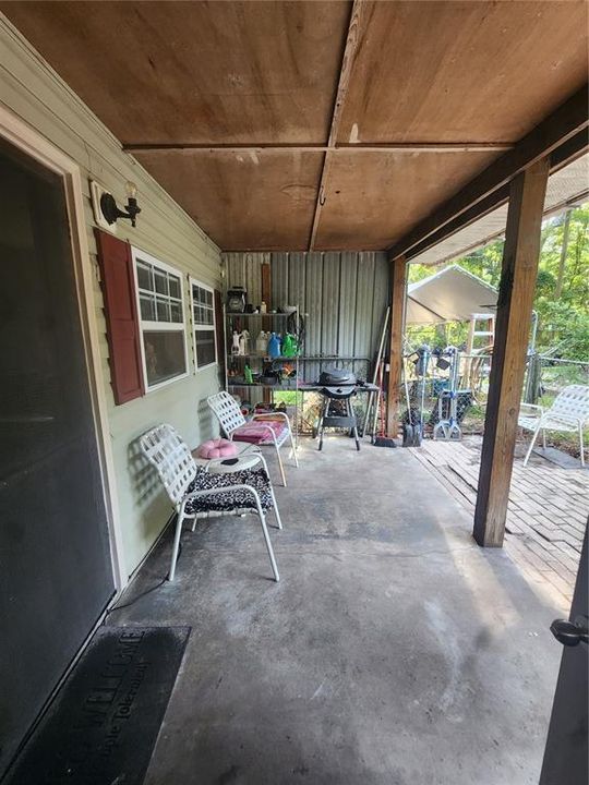 For Sale: $155,000 (2 beds, 1 baths, 768 Square Feet)