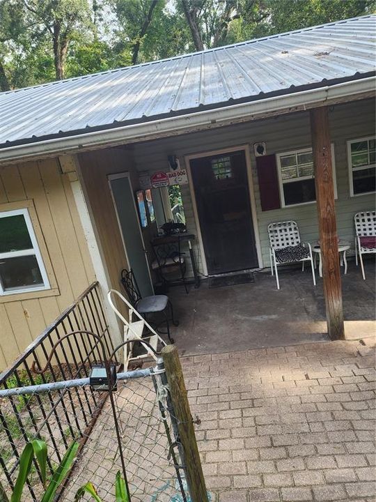 For Sale: $155,000 (2 beds, 1 baths, 768 Square Feet)