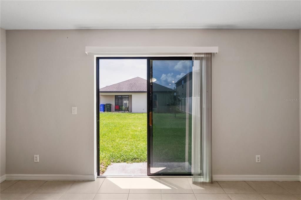 Под контрактом: $272,500 (3 спален, 2 ванн, 1541 Квадратных фут)