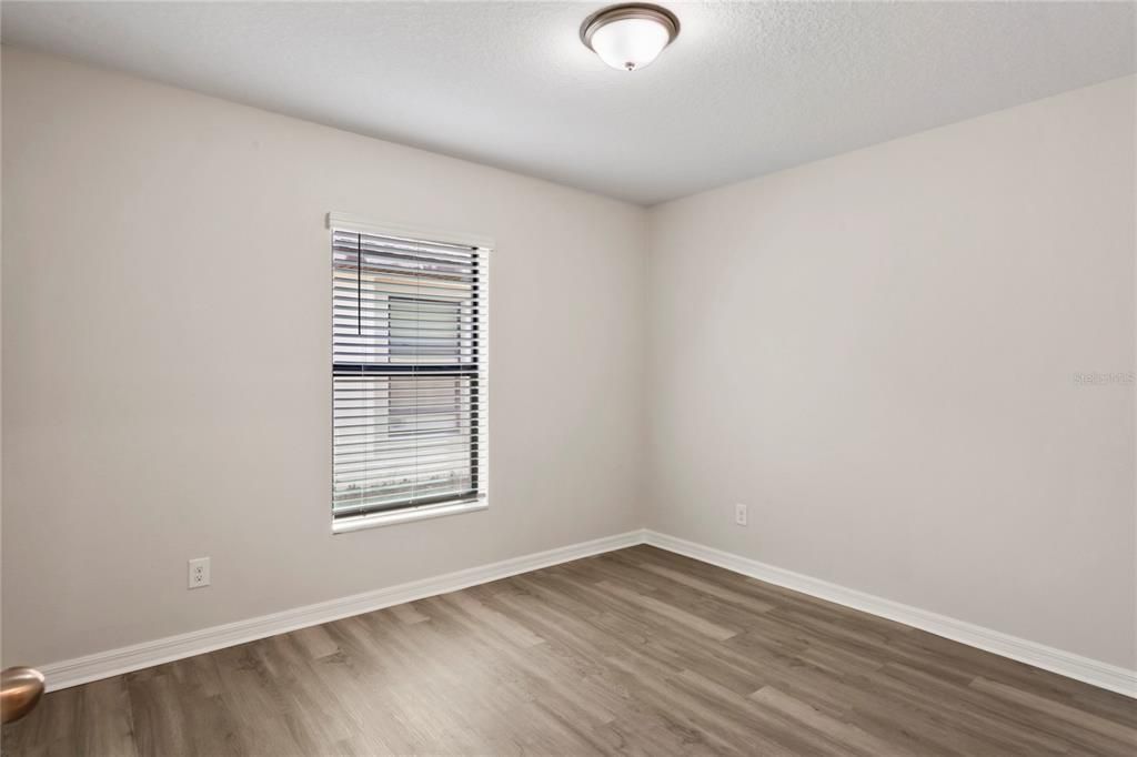 Под контрактом: $272,500 (3 спален, 2 ванн, 1541 Квадратных фут)