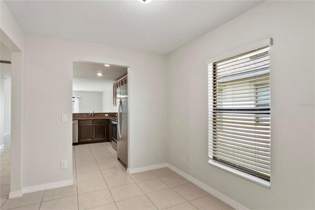 Под контрактом: $272,500 (3 спален, 2 ванн, 1541 Квадратных фут)