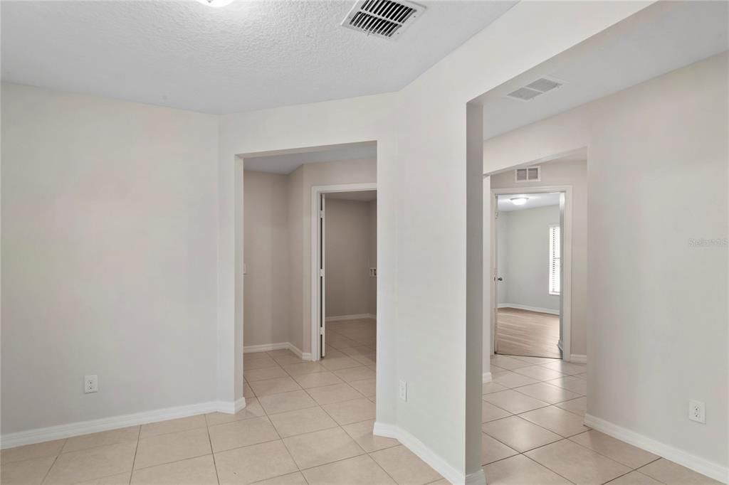 Под контрактом: $272,500 (3 спален, 2 ванн, 1541 Квадратных фут)