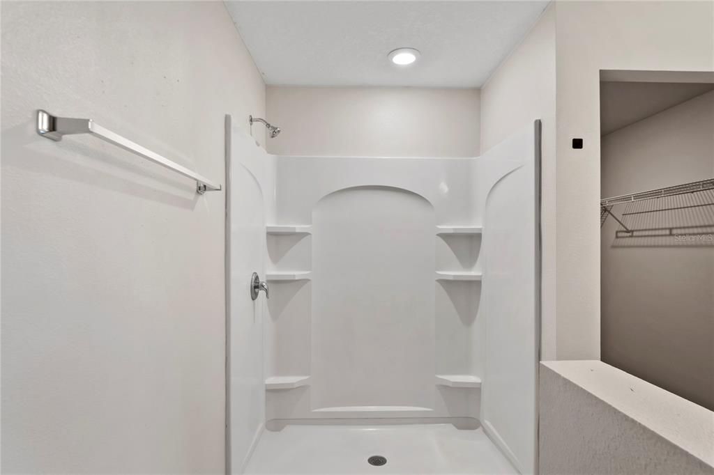 Под контрактом: $272,500 (3 спален, 2 ванн, 1541 Квадратных фут)