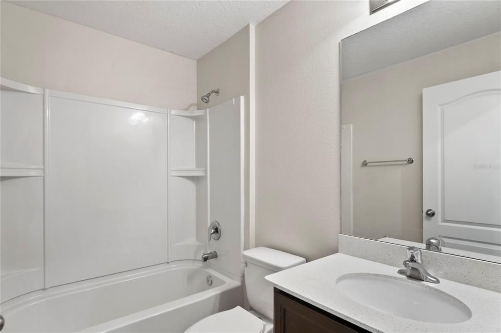 Под контрактом: $272,500 (3 спален, 2 ванн, 1541 Квадратных фут)