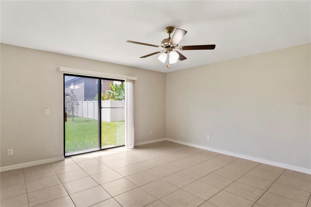 Под контрактом: $272,500 (3 спален, 2 ванн, 1541 Квадратных фут)