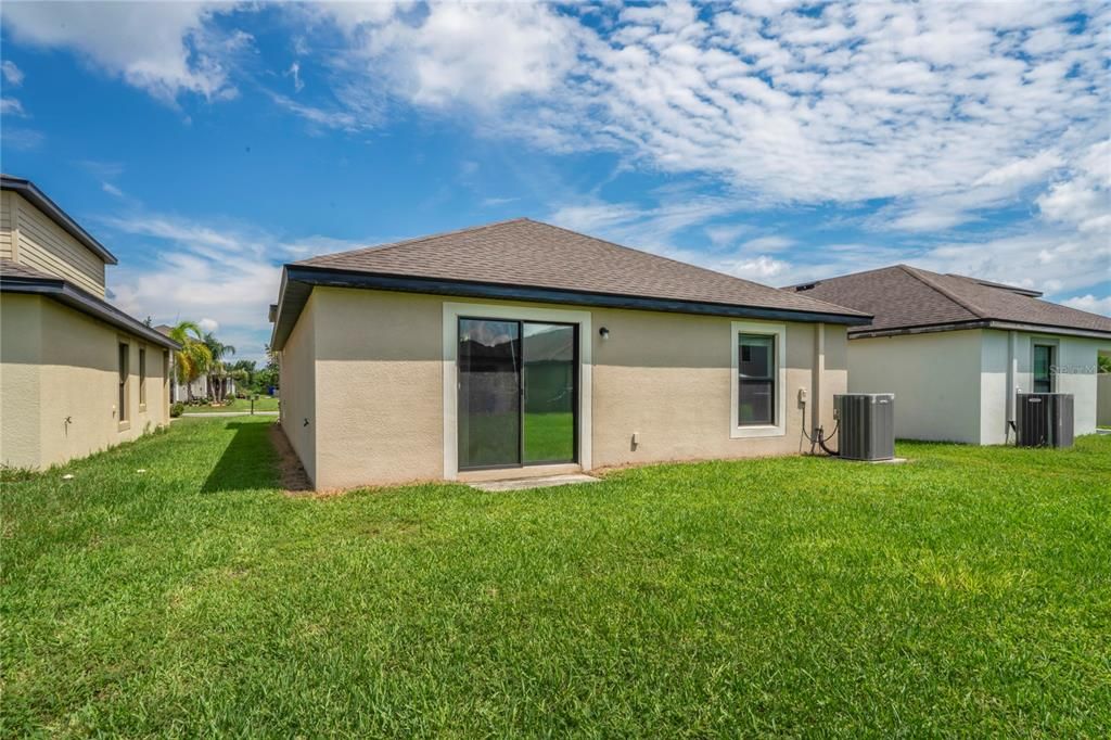 Под контрактом: $272,500 (3 спален, 2 ванн, 1541 Квадратных фут)