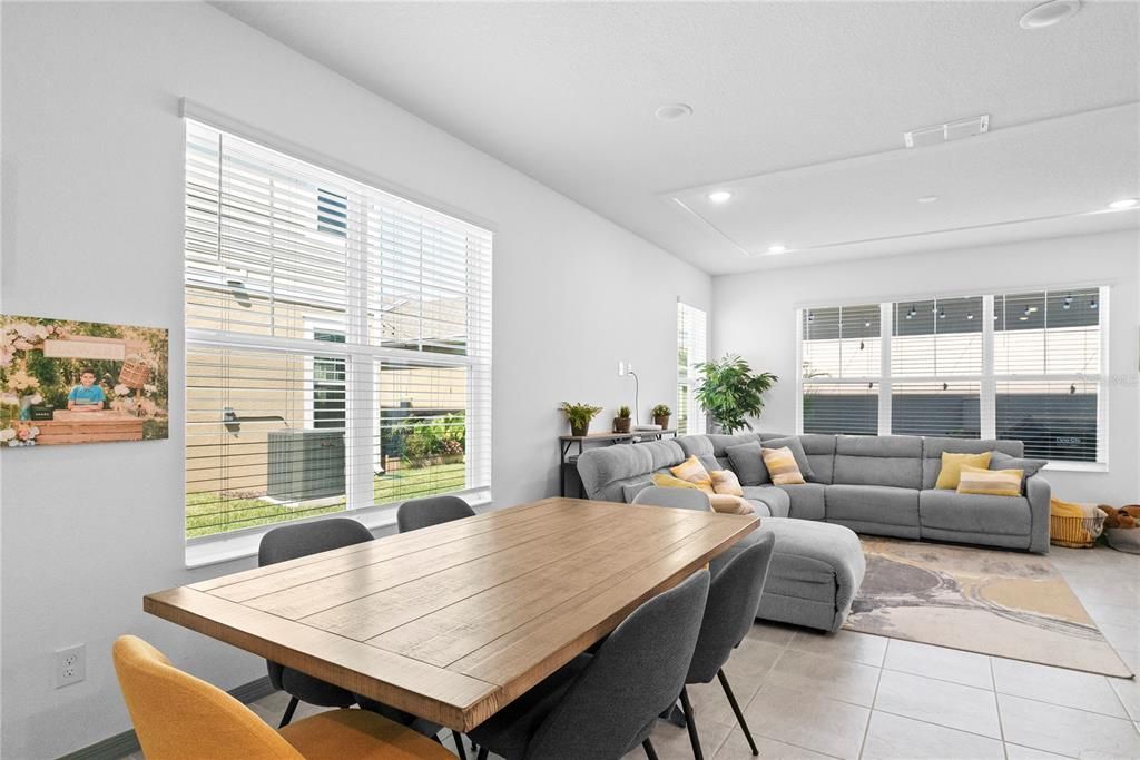 Activo con contrato: $485,000 (4 camas, 3 baños, 1920 Pies cuadrados)