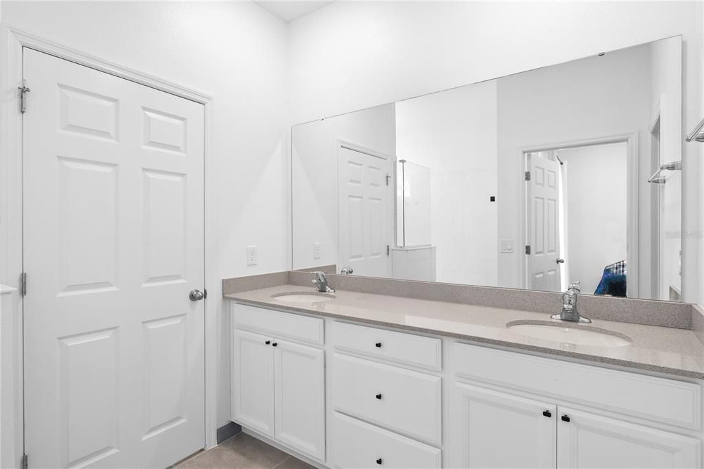 Activo con contrato: $485,000 (4 camas, 3 baños, 1920 Pies cuadrados)