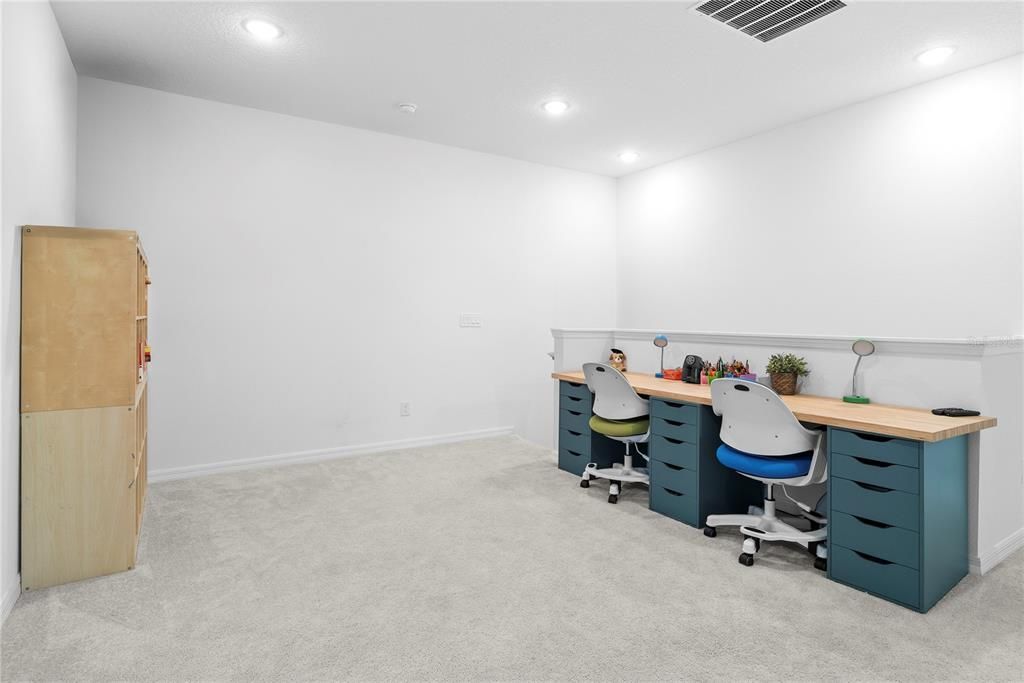 Activo con contrato: $485,000 (4 camas, 3 baños, 1920 Pies cuadrados)