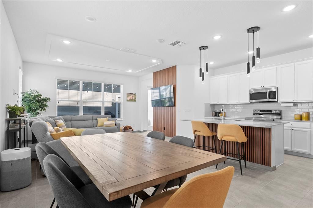 Activo con contrato: $485,000 (4 camas, 3 baños, 1920 Pies cuadrados)