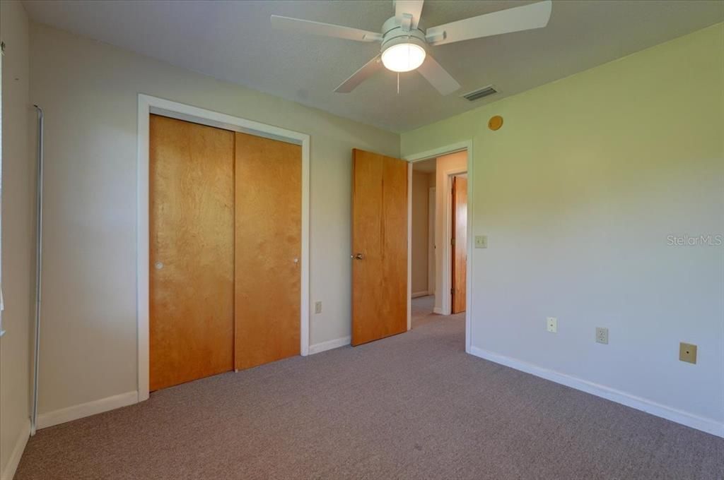 待售: $153,000 (3 贝兹, 1 浴室, 950 平方英尺)