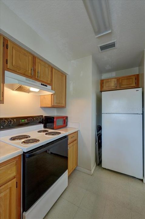 待售: $153,000 (3 贝兹, 1 浴室, 950 平方英尺)