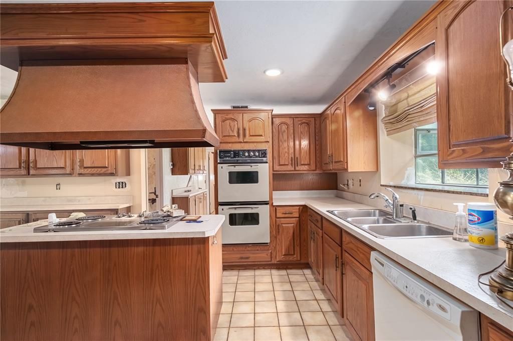 Active With Contract: $399,000 (4 beds, 2 baths, 3068 Square Feet)