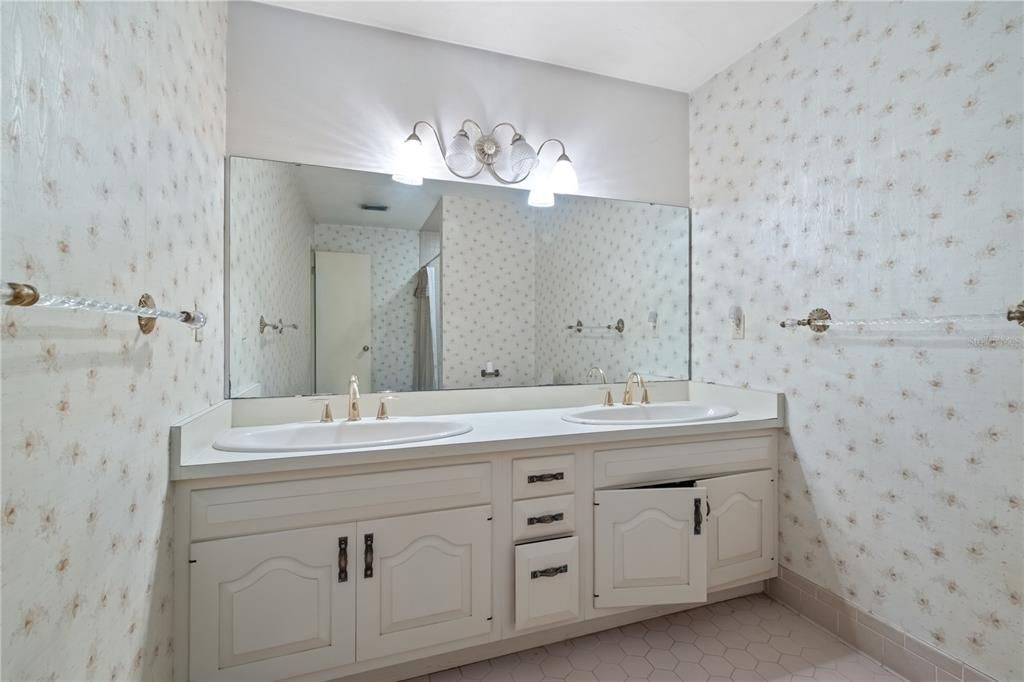 Active With Contract: $399,000 (4 beds, 2 baths, 3068 Square Feet)