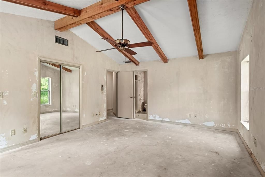 Active With Contract: $399,000 (4 beds, 2 baths, 3068 Square Feet)