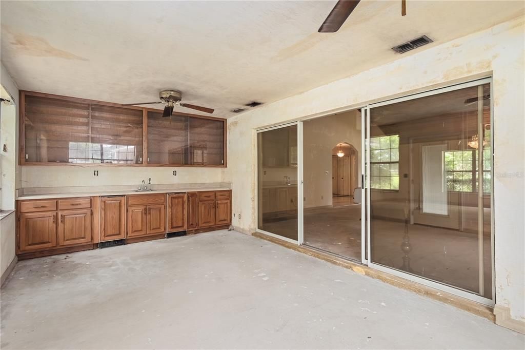 Active With Contract: $399,000 (4 beds, 2 baths, 3068 Square Feet)