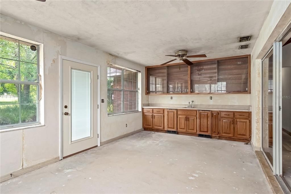 Active With Contract: $399,000 (4 beds, 2 baths, 3068 Square Feet)