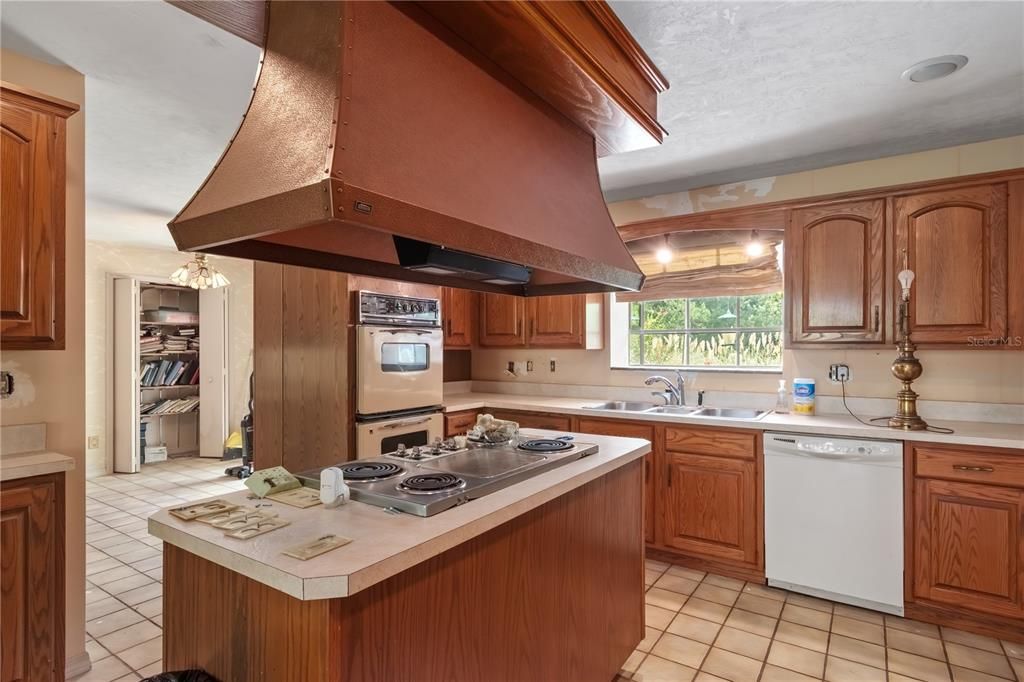 Active With Contract: $399,000 (4 beds, 2 baths, 3068 Square Feet)