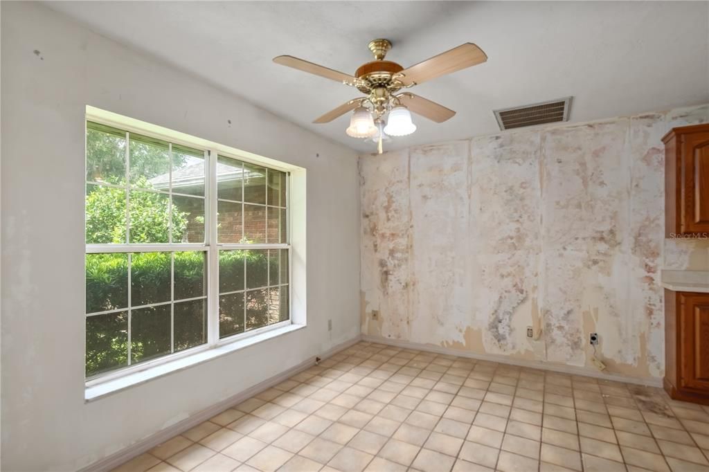 Active With Contract: $399,000 (4 beds, 2 baths, 3068 Square Feet)