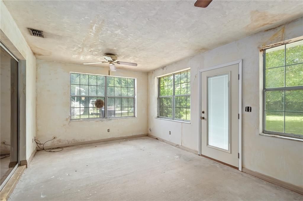 Active With Contract: $399,000 (4 beds, 2 baths, 3068 Square Feet)