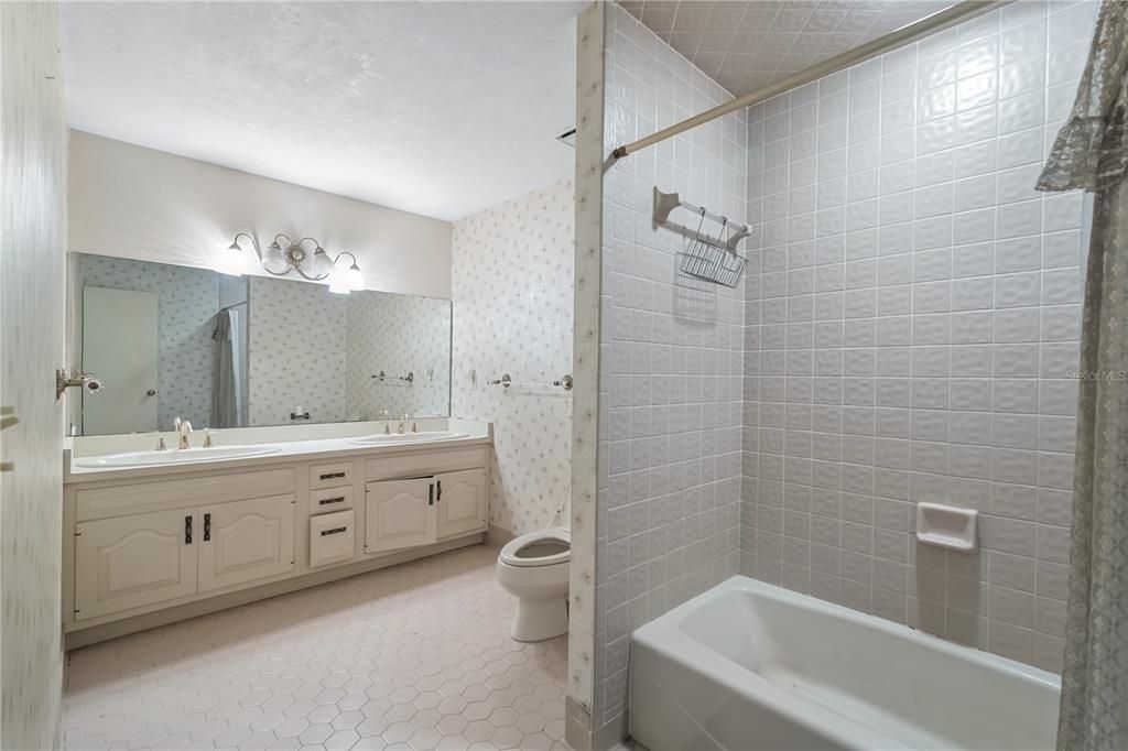 Active With Contract: $399,000 (4 beds, 2 baths, 3068 Square Feet)