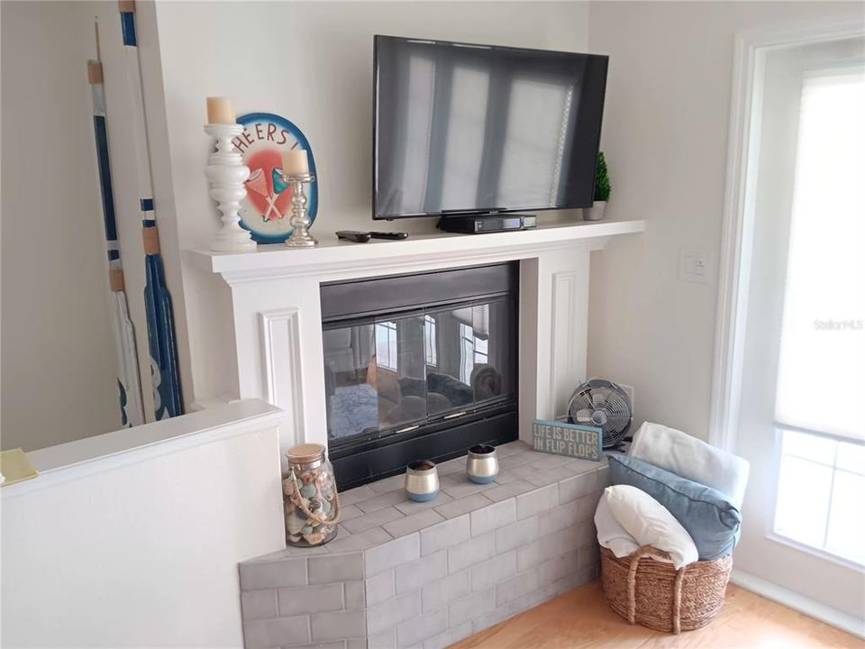 待售: $625,000 (2 贝兹, 2 浴室, 1237 平方英尺)