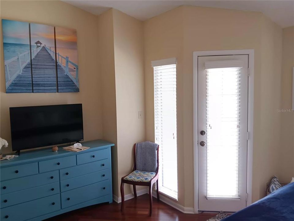 待售: $625,000 (2 贝兹, 2 浴室, 1237 平方英尺)