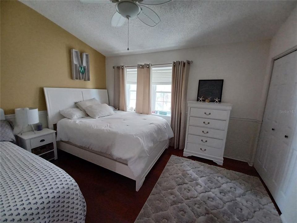 待售: $625,000 (2 贝兹, 2 浴室, 1237 平方英尺)