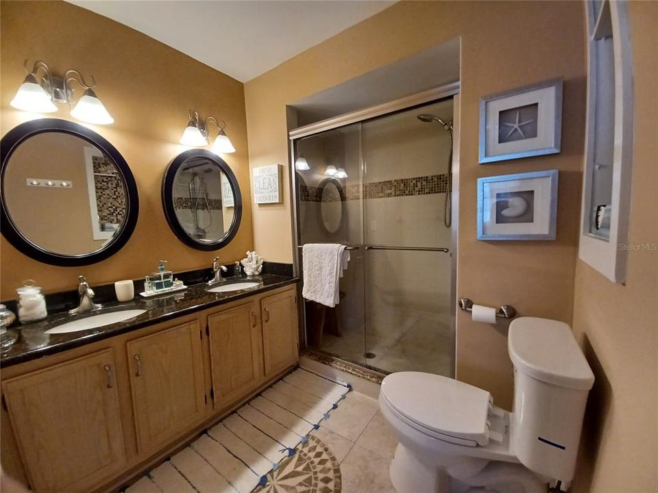 待售: $625,000 (2 贝兹, 2 浴室, 1237 平方英尺)