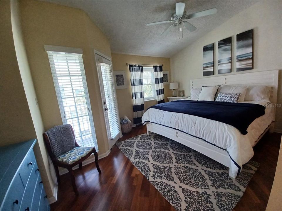 待售: $625,000 (2 贝兹, 2 浴室, 1237 平方英尺)