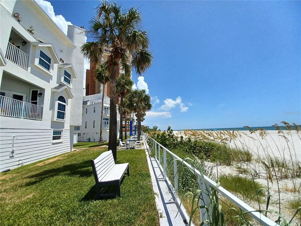 待售: $625,000 (2 贝兹, 2 浴室, 1237 平方英尺)