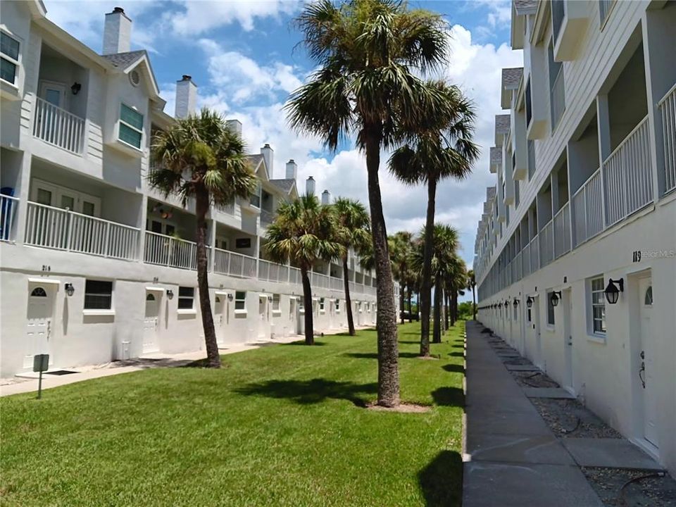 待售: $625,000 (2 贝兹, 2 浴室, 1237 平方英尺)