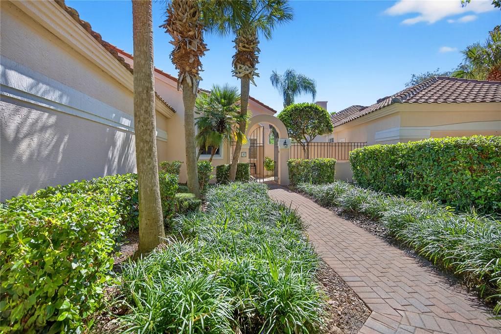 Под контрактом: $591,735 (2 спален, 3 ванн, 1915 Квадратных фут)