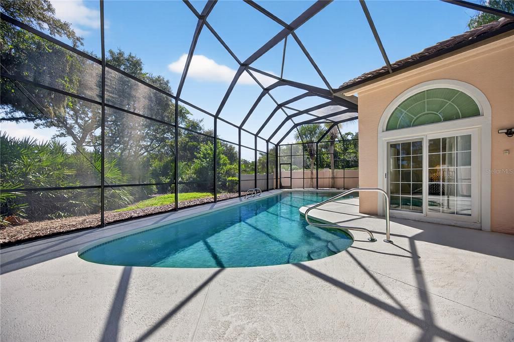 Под контрактом: $591,735 (2 спален, 3 ванн, 1915 Квадратных фут)