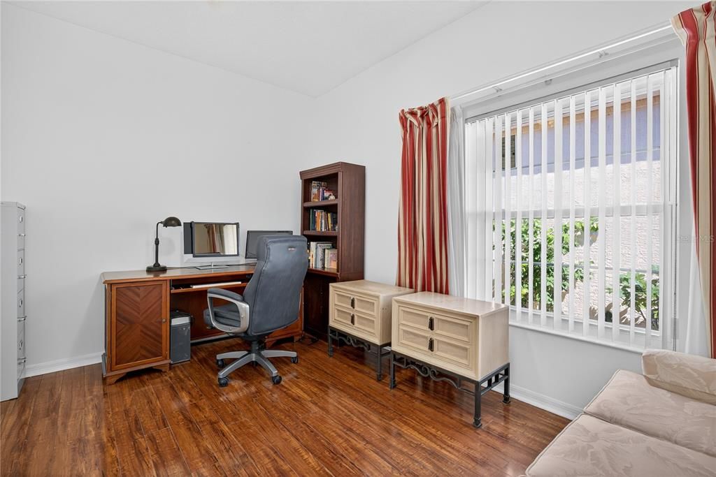 Под контрактом: $591,735 (2 спален, 3 ванн, 1915 Квадратных фут)