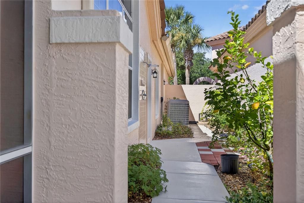 Под контрактом: $591,735 (2 спален, 3 ванн, 1915 Квадратных фут)