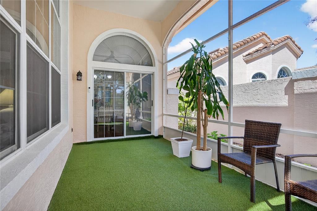 Под контрактом: $591,735 (2 спален, 3 ванн, 1915 Квадратных фут)